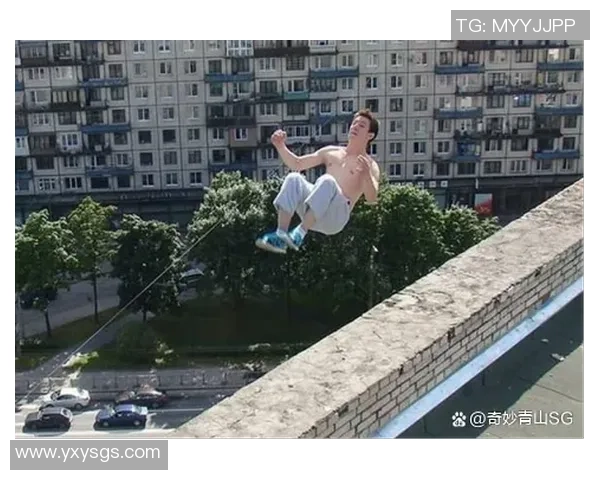 郑州街头偶遇足球明星的奇妙时刻与精彩瞬间揭秘 郑州街头偶遇足球明星的奇妙时刻与精彩瞬间揭秘